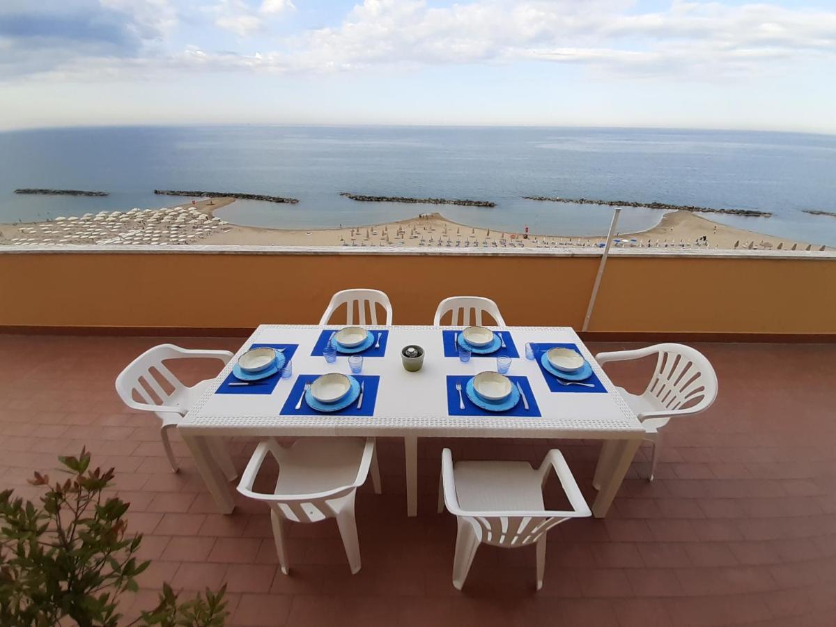 Appartement La Terrazza Sul Mare à Montesilvano Marina Extérieur photo