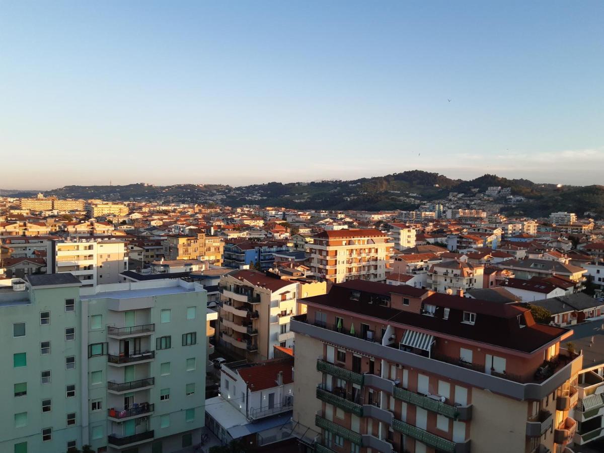 Appartement La Terrazza Sul Mare à Montesilvano Marina Extérieur photo