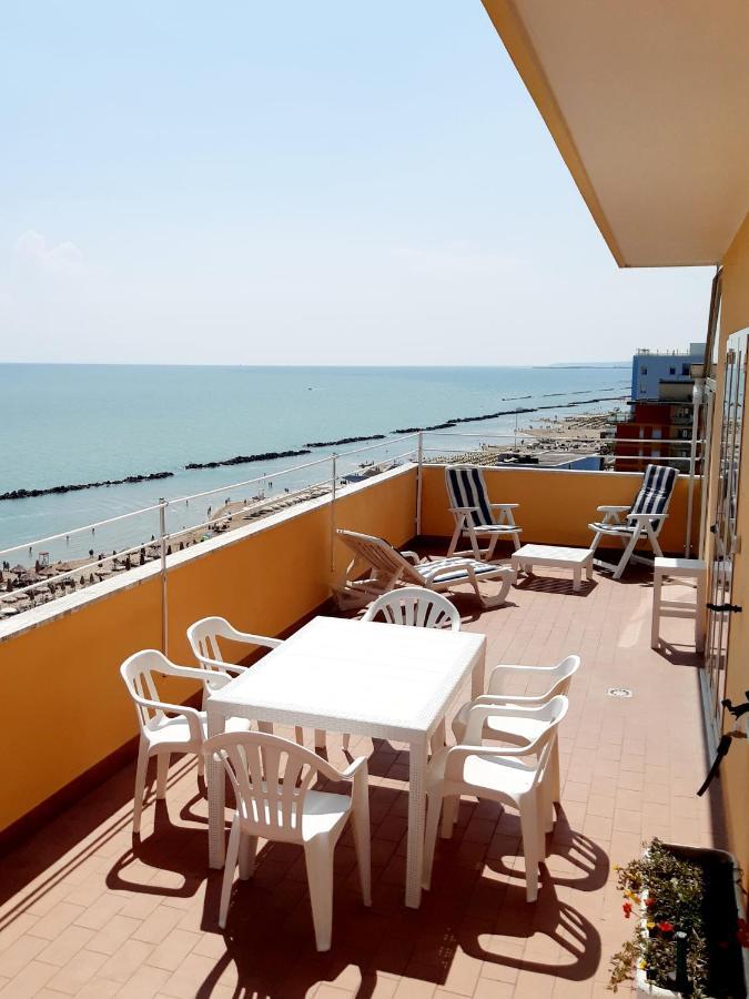 Appartement La Terrazza Sul Mare à Montesilvano Marina Extérieur photo