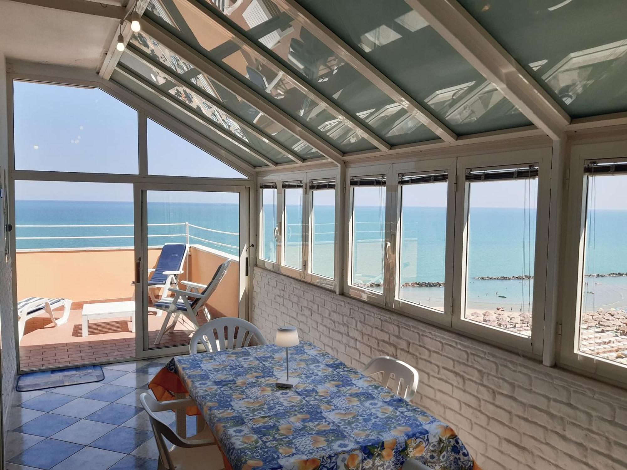 Appartement La Terrazza Sul Mare à Montesilvano Marina Extérieur photo