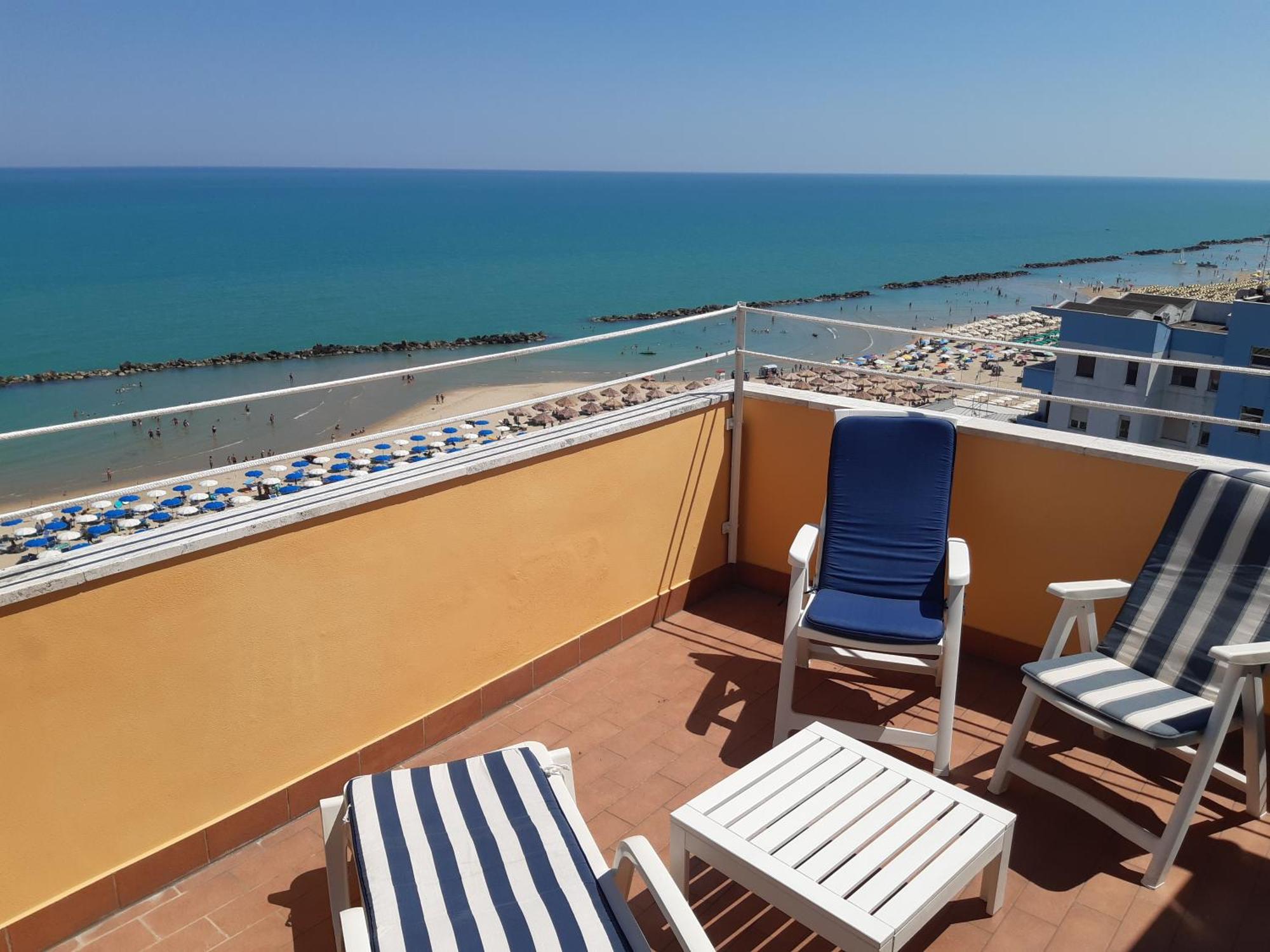 Appartement La Terrazza Sul Mare à Montesilvano Marina Extérieur photo