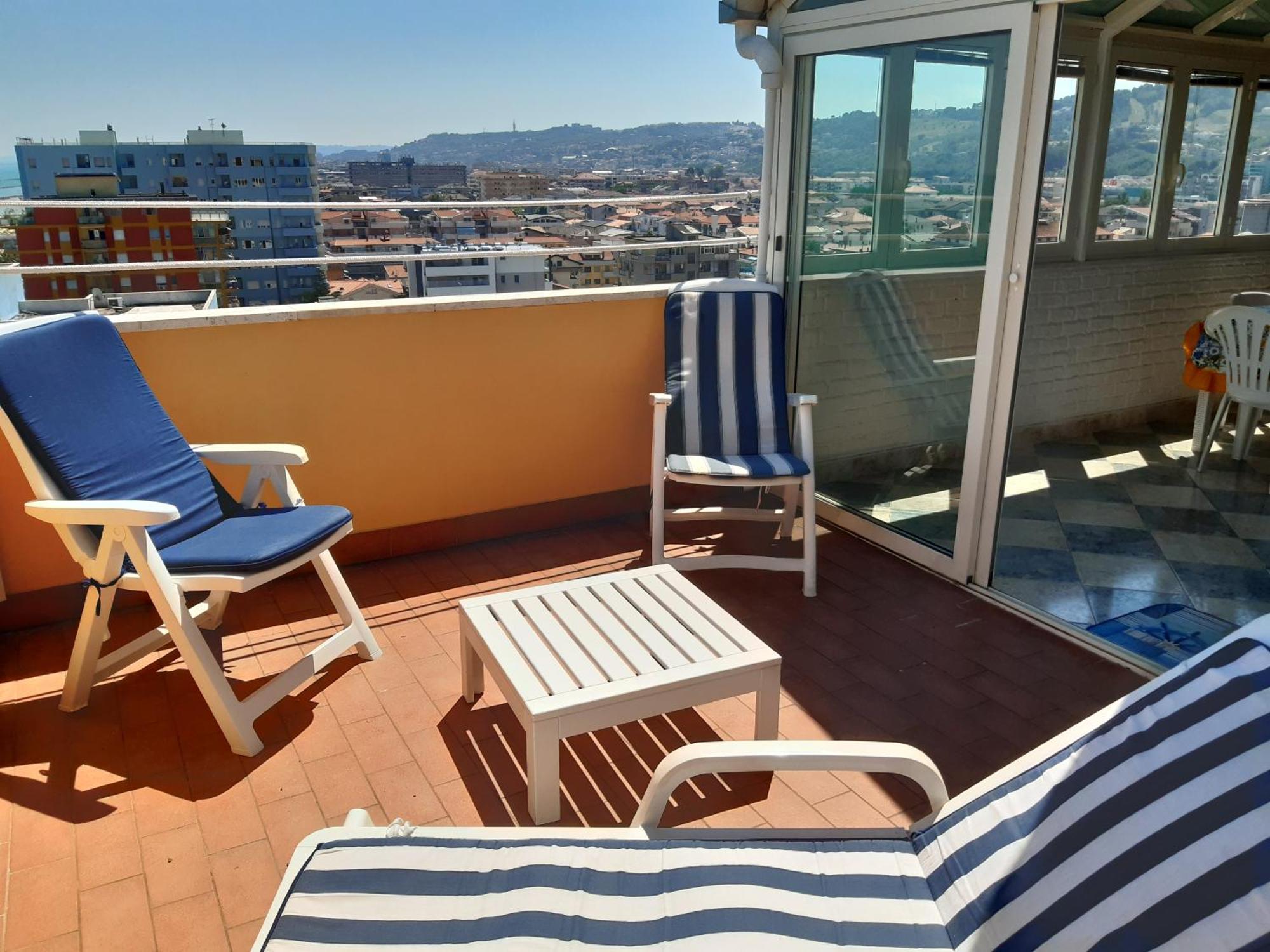 Appartement La Terrazza Sul Mare à Montesilvano Marina Extérieur photo
